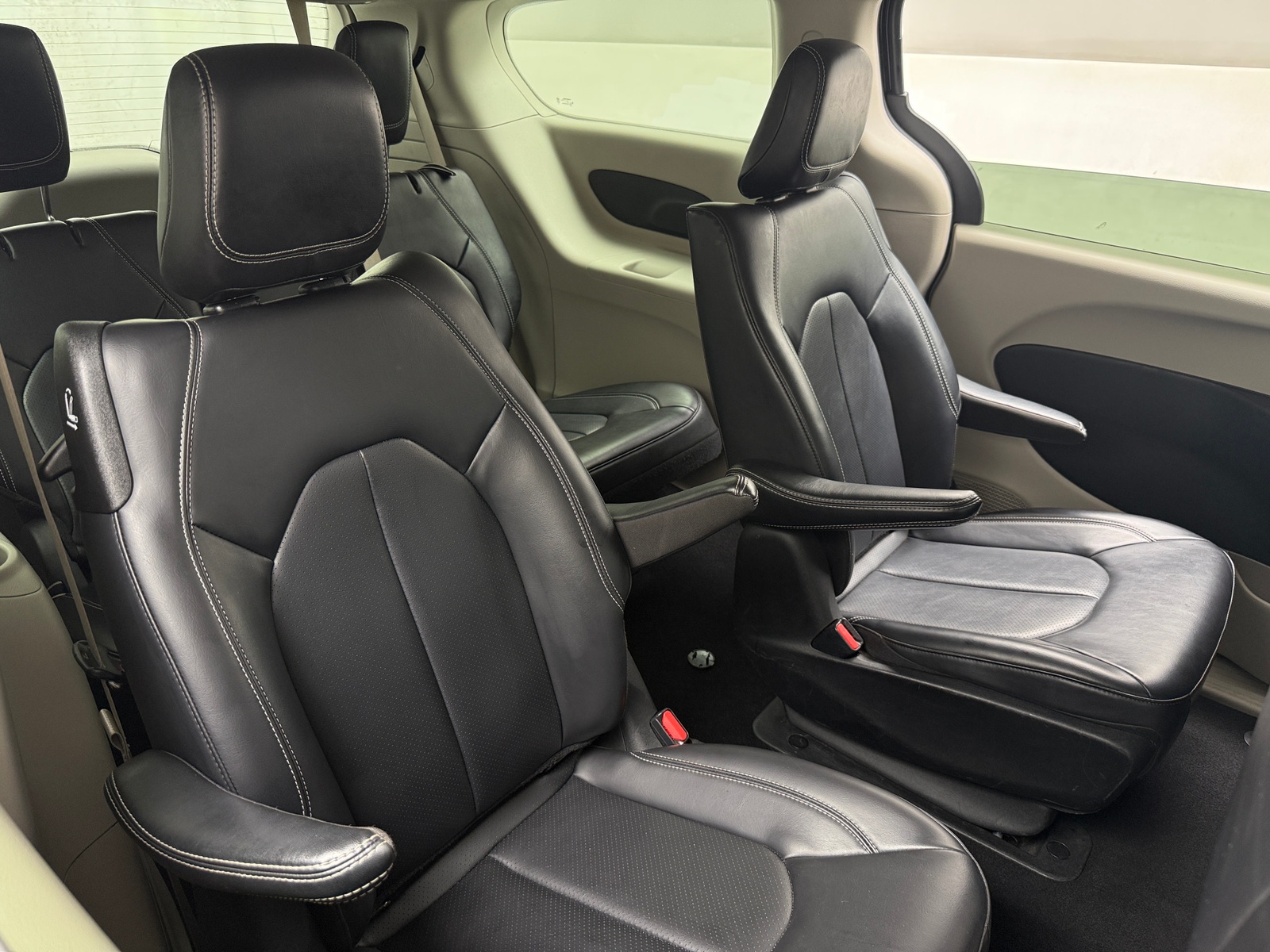 Thumbnail: 2024 Chrysler Pacifica - 5