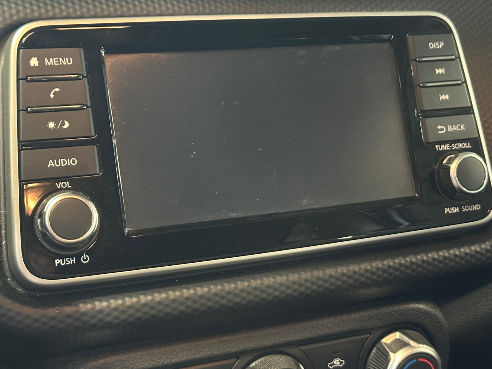 Thumbnail: 2023 Nissan Kicks - 4