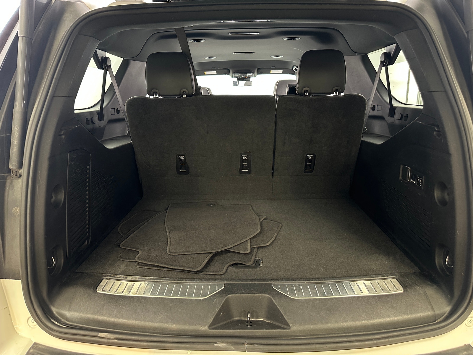 Thumbnail: 2023 Chevrolet Suburban - 6