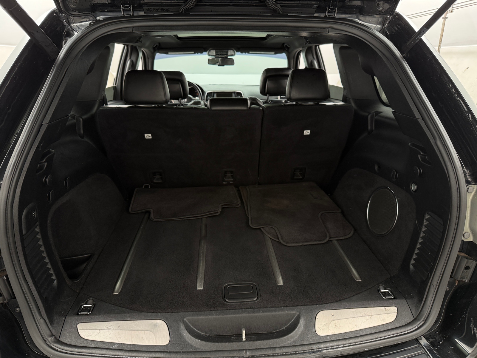 Thumbnail: 2016 Jeep Grand Cherokee - 6