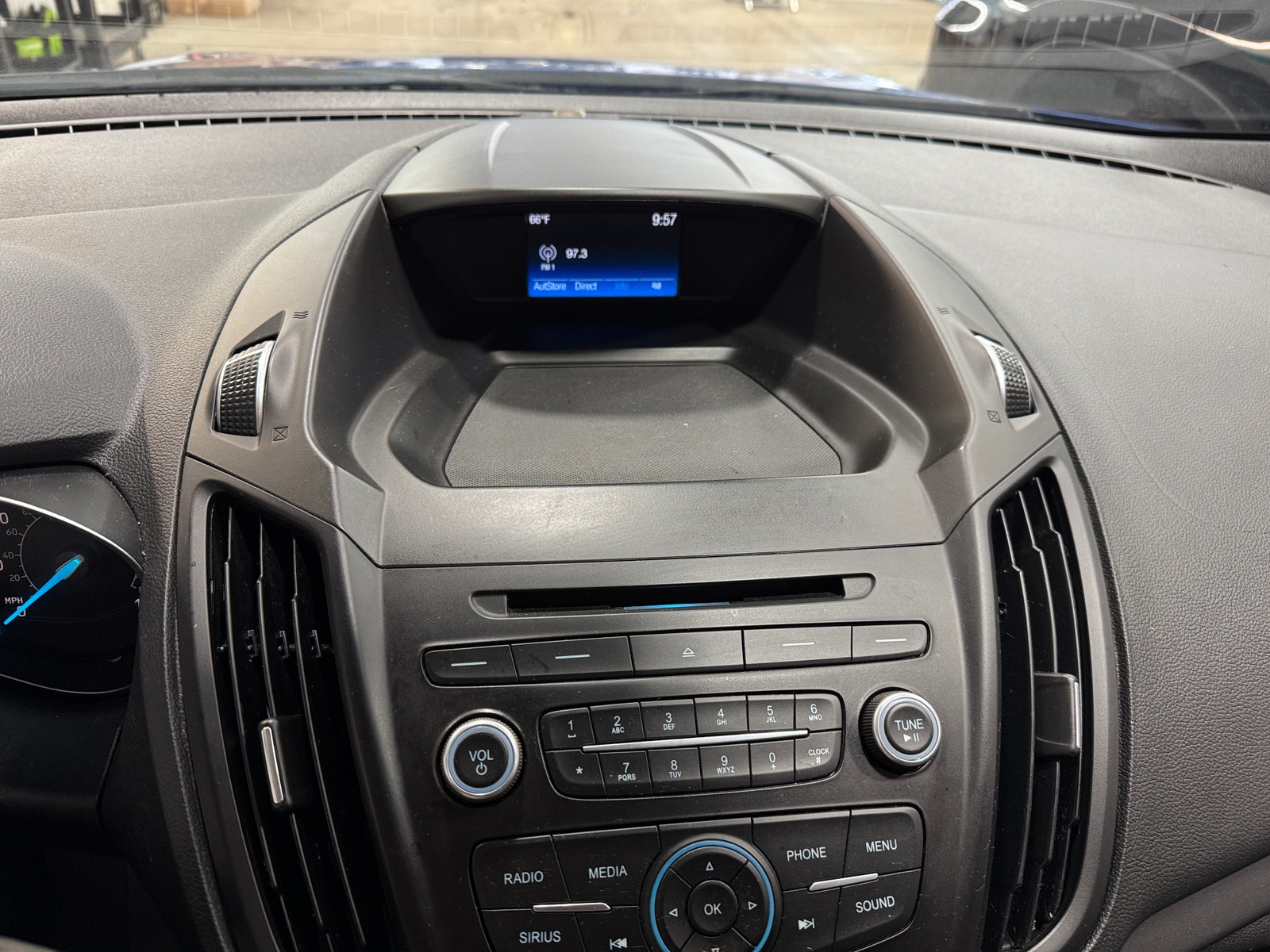 Thumbnail: 2017 Ford Escape - 4