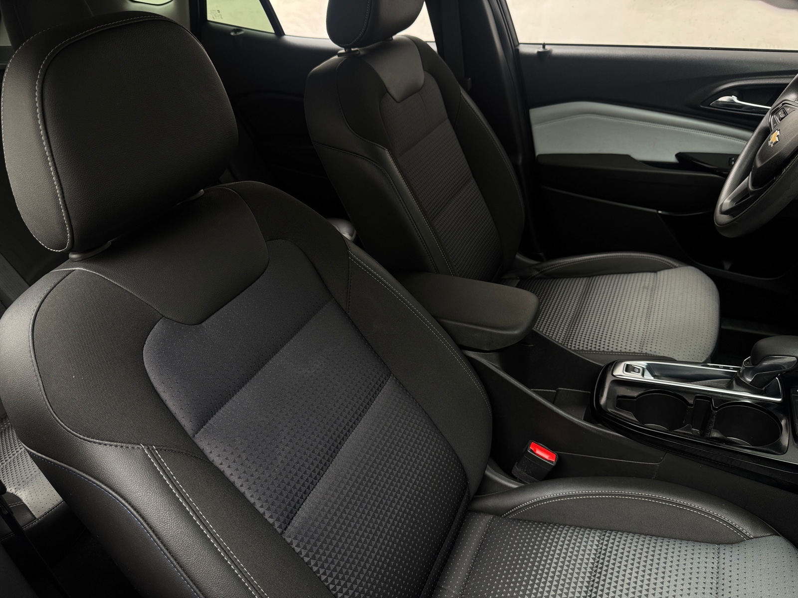 Thumbnail: 2025 Chevrolet Trax - 2