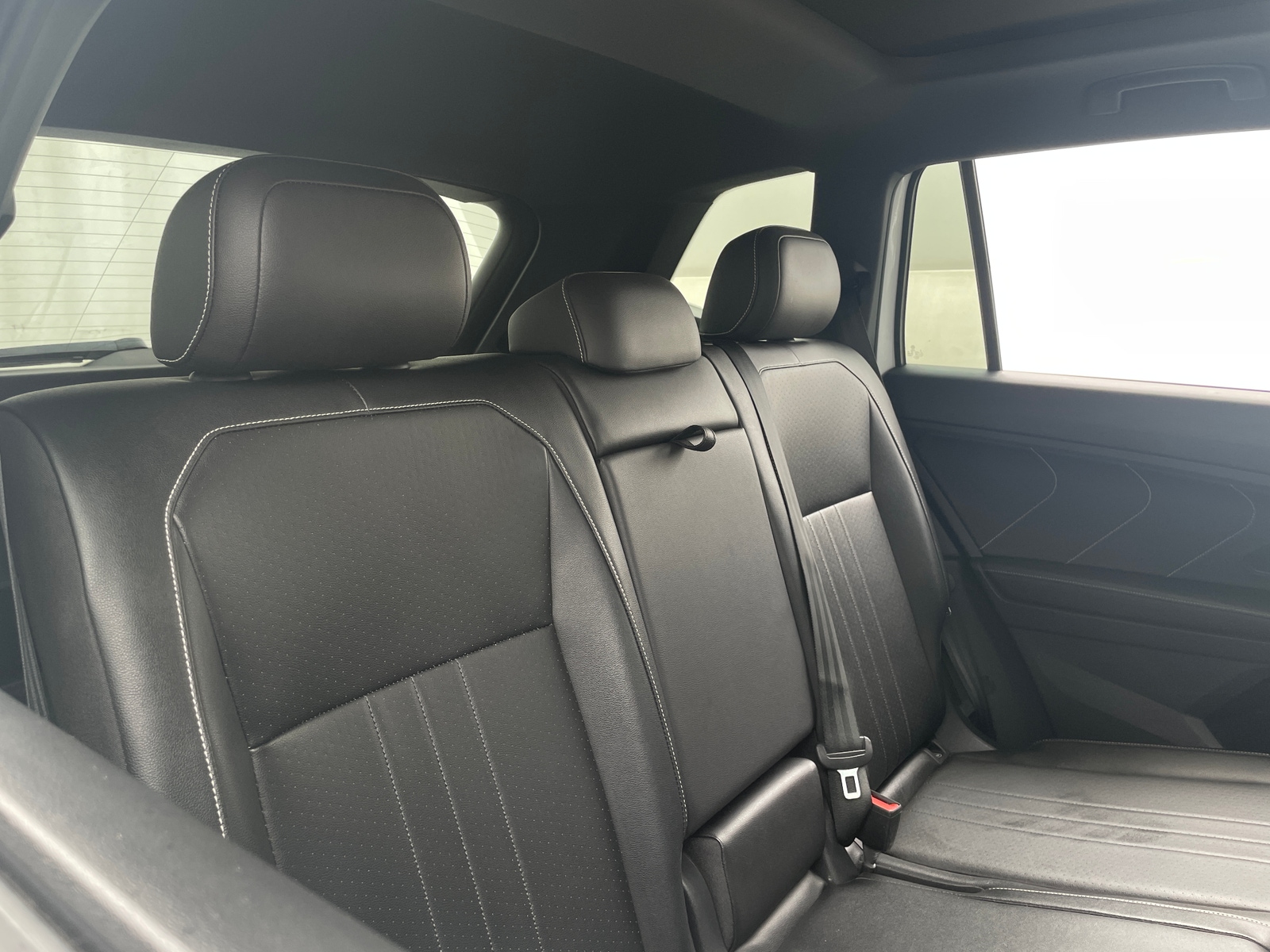 Thumbnail: 2022 Volkswagen Tiguan - 5