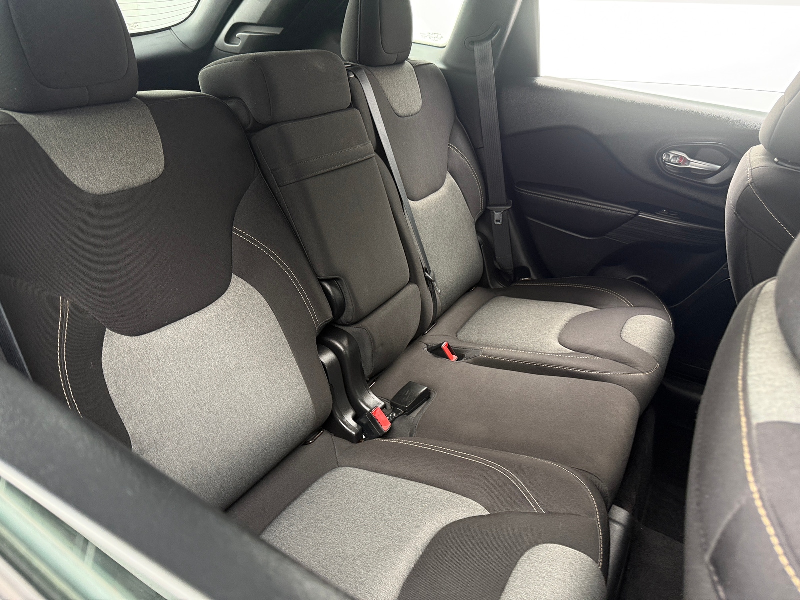 Thumbnail: 2016 Jeep Cherokee - 6