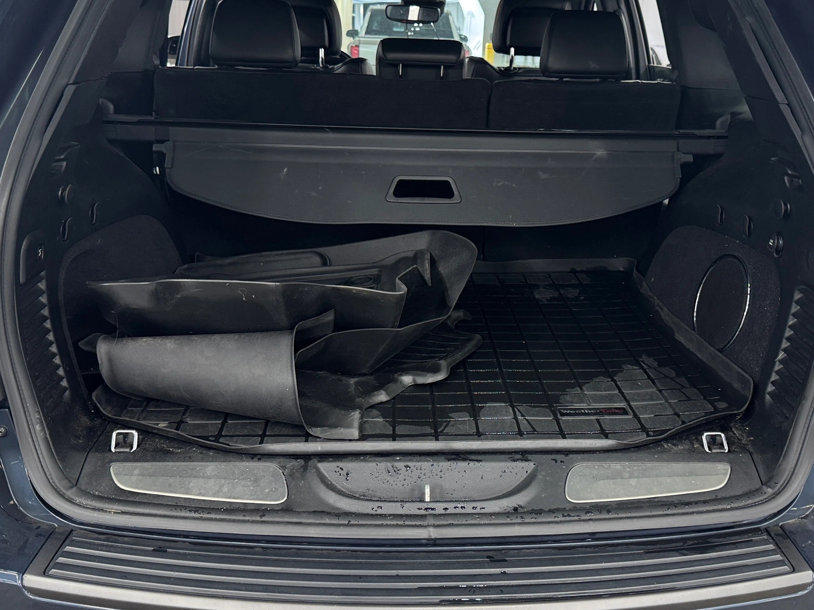 Thumbnail: 2020 Jeep Grand Cherokee - 6