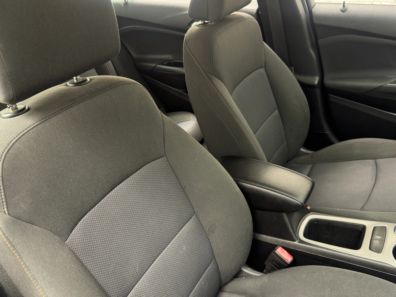 Thumbnail: 2018 Chevrolet Cruze - 2