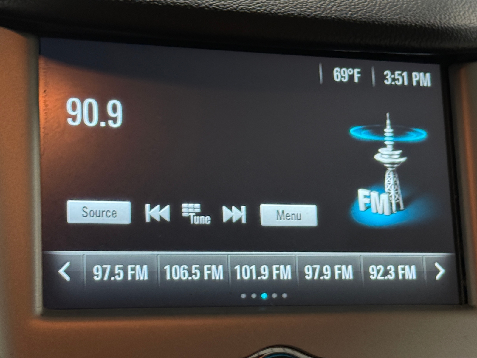 Thumbnail: 2018 Chevrolet Cruze - 4