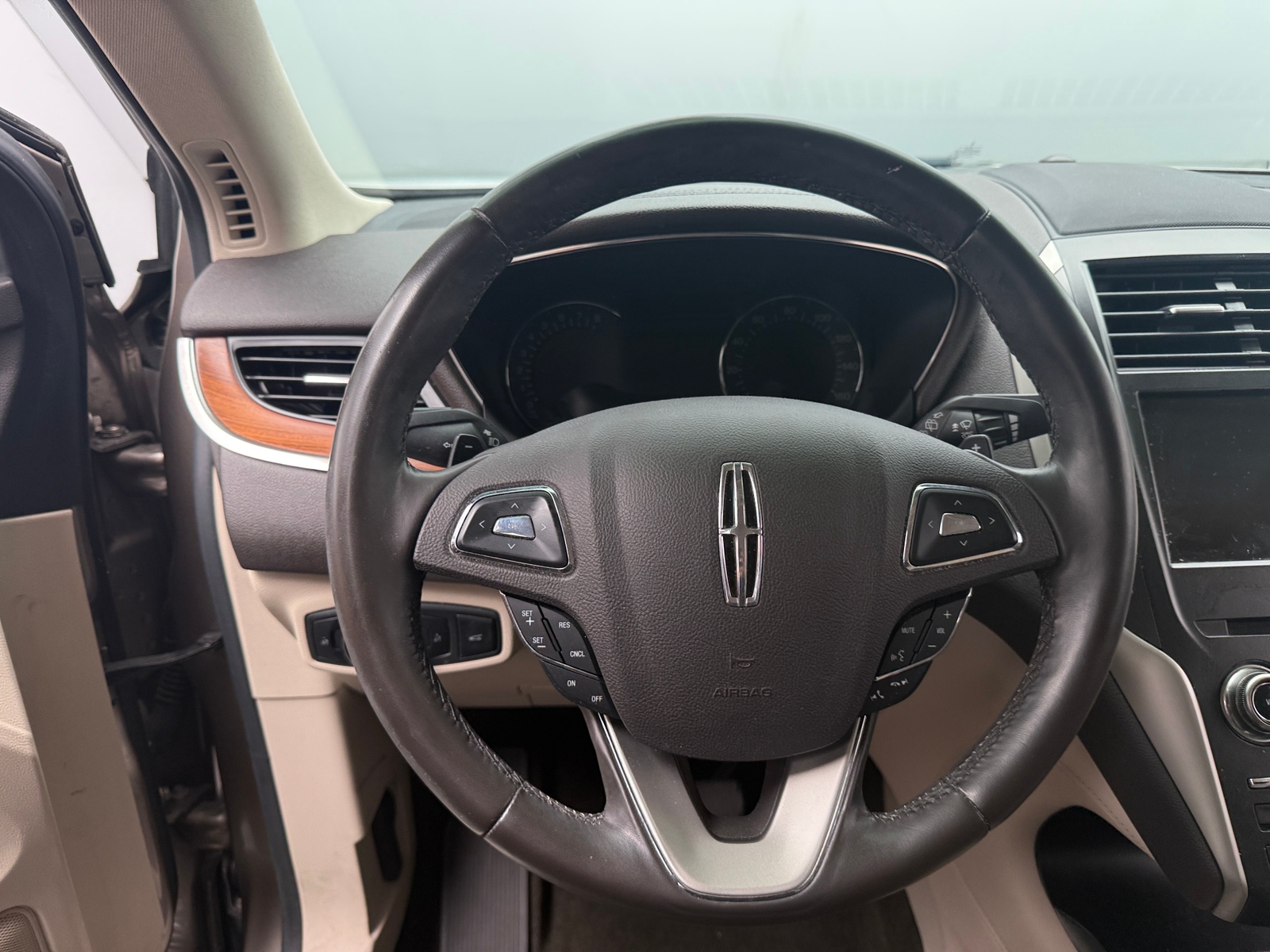 Thumbnail: 2019 Lincoln MKC - 3