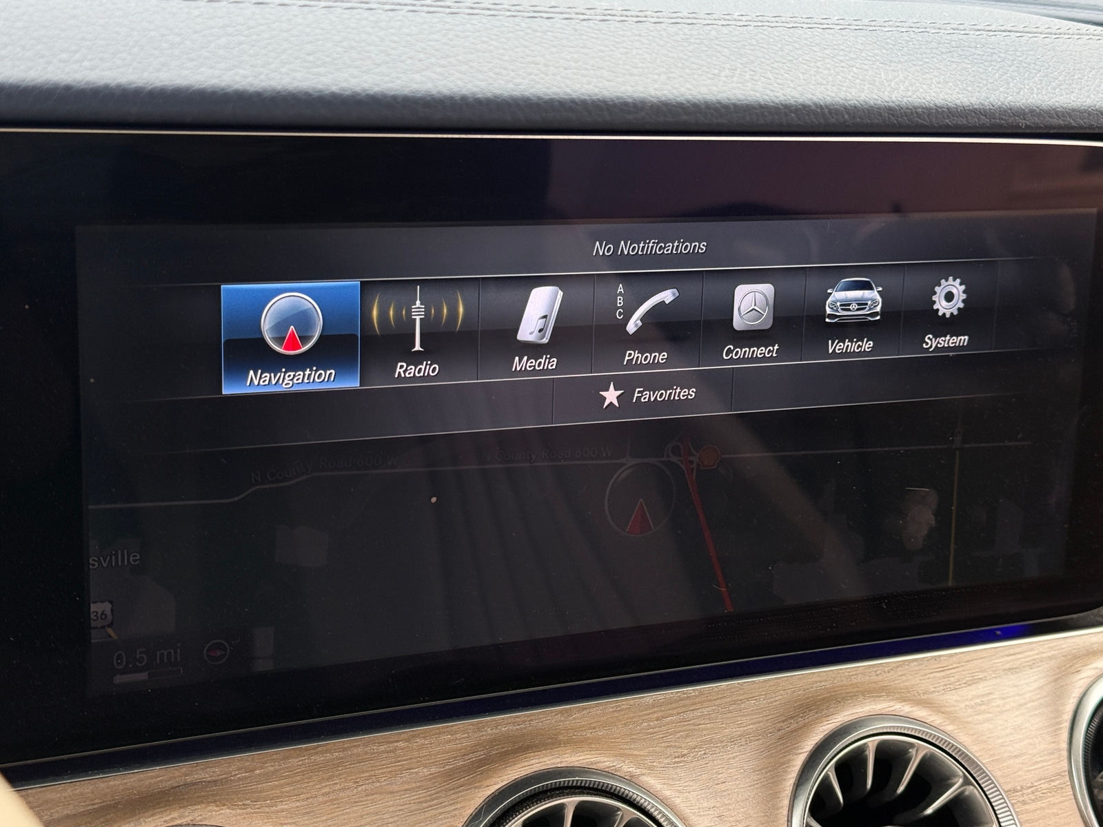 Thumbnail: 2018 Mercedes-Benz E-Class - 2