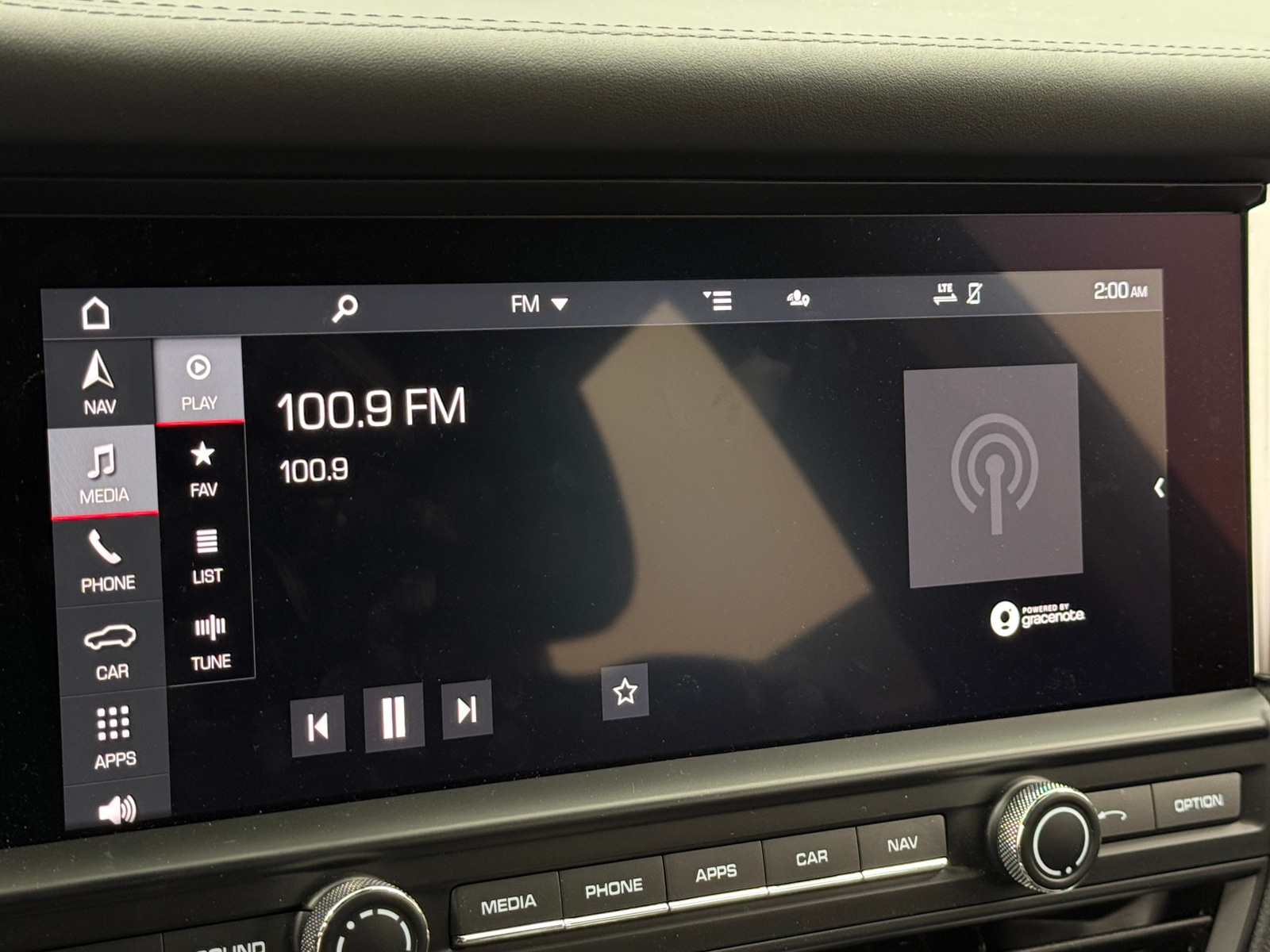 Thumbnail: 2021 Porsche Macan - 3