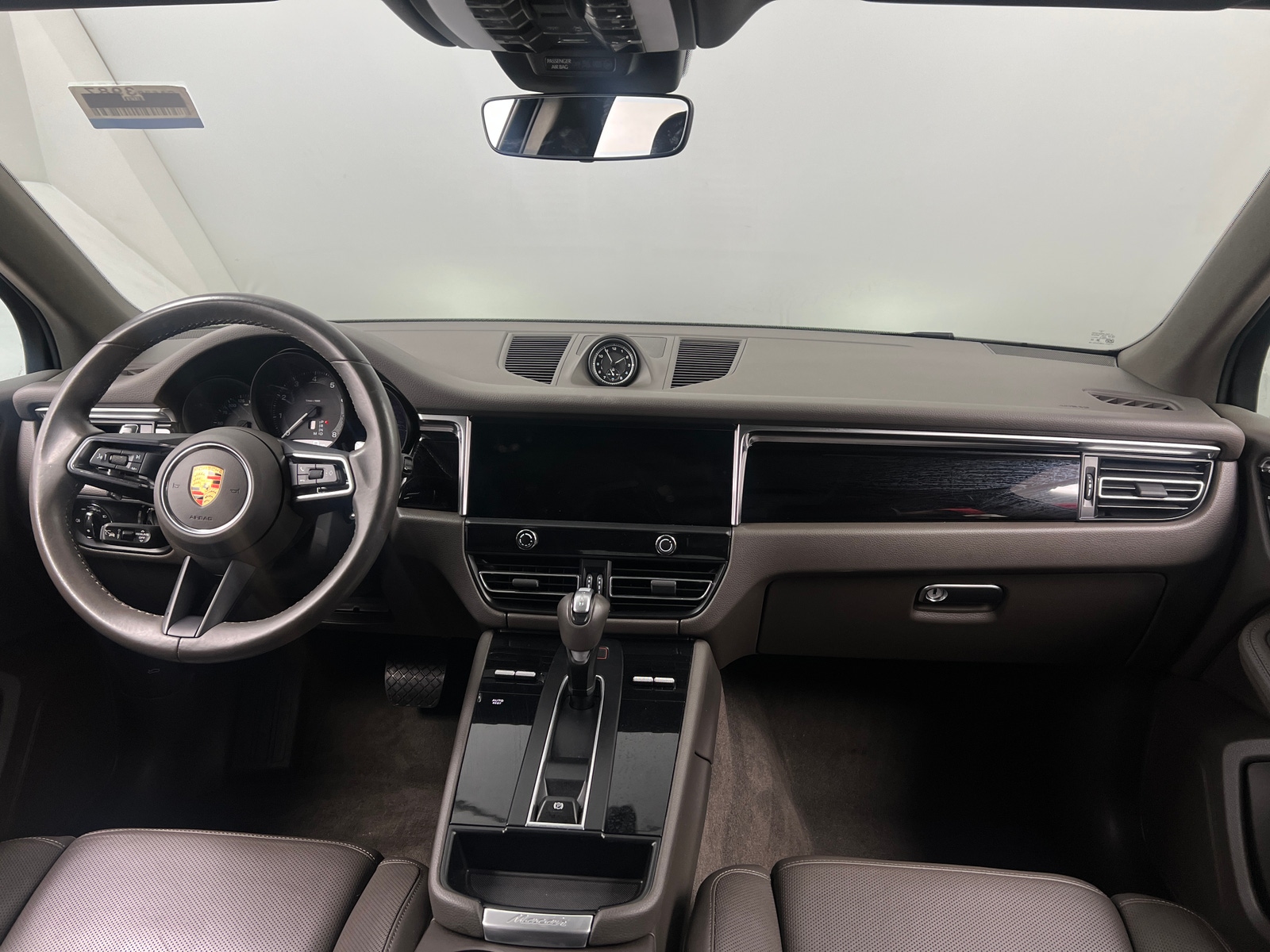 Thumbnail: 2023 Porsche Macan - 2