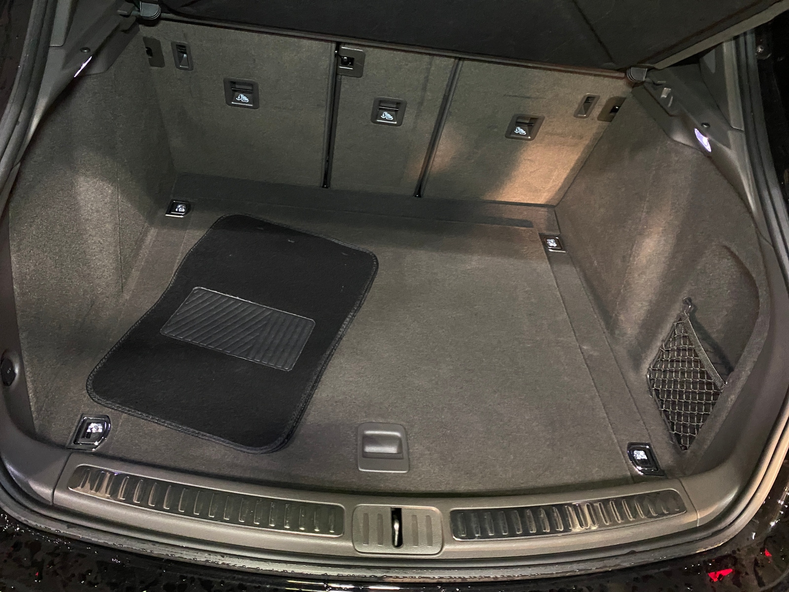 Thumbnail: 2023 Porsche Macan - 6