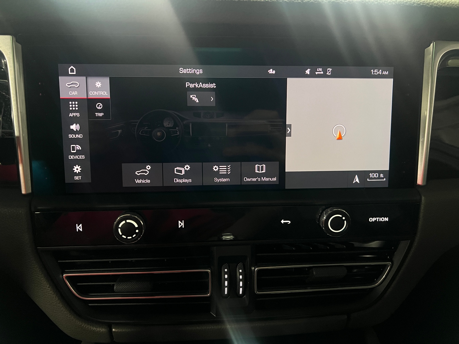 Thumbnail: 2023 Porsche Macan - 3