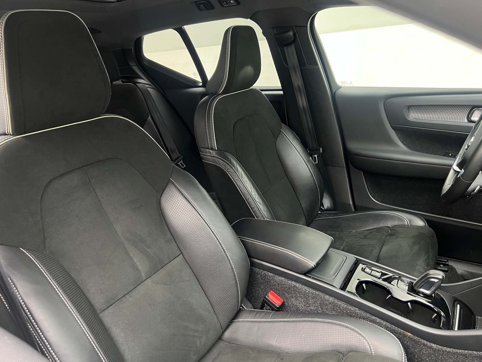 Thumbnail: 2019 Volvo XC40 - 2