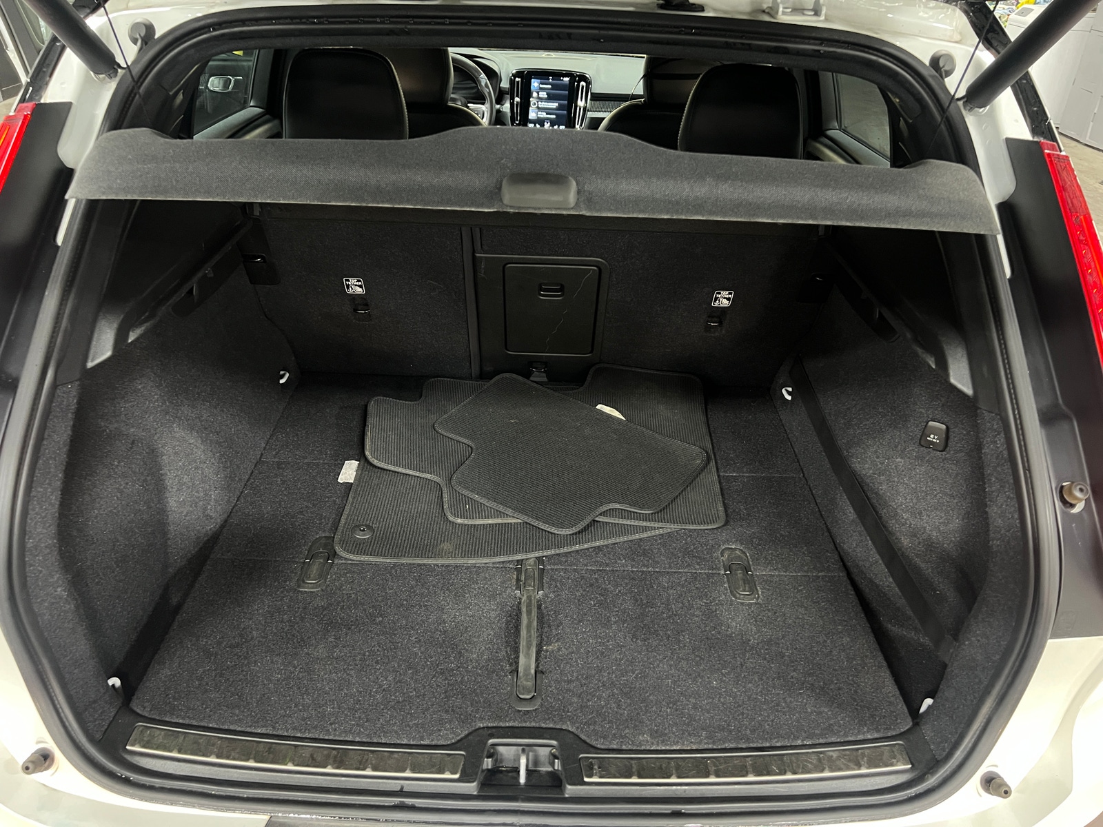 Thumbnail: 2019 Volvo XC40 - 7