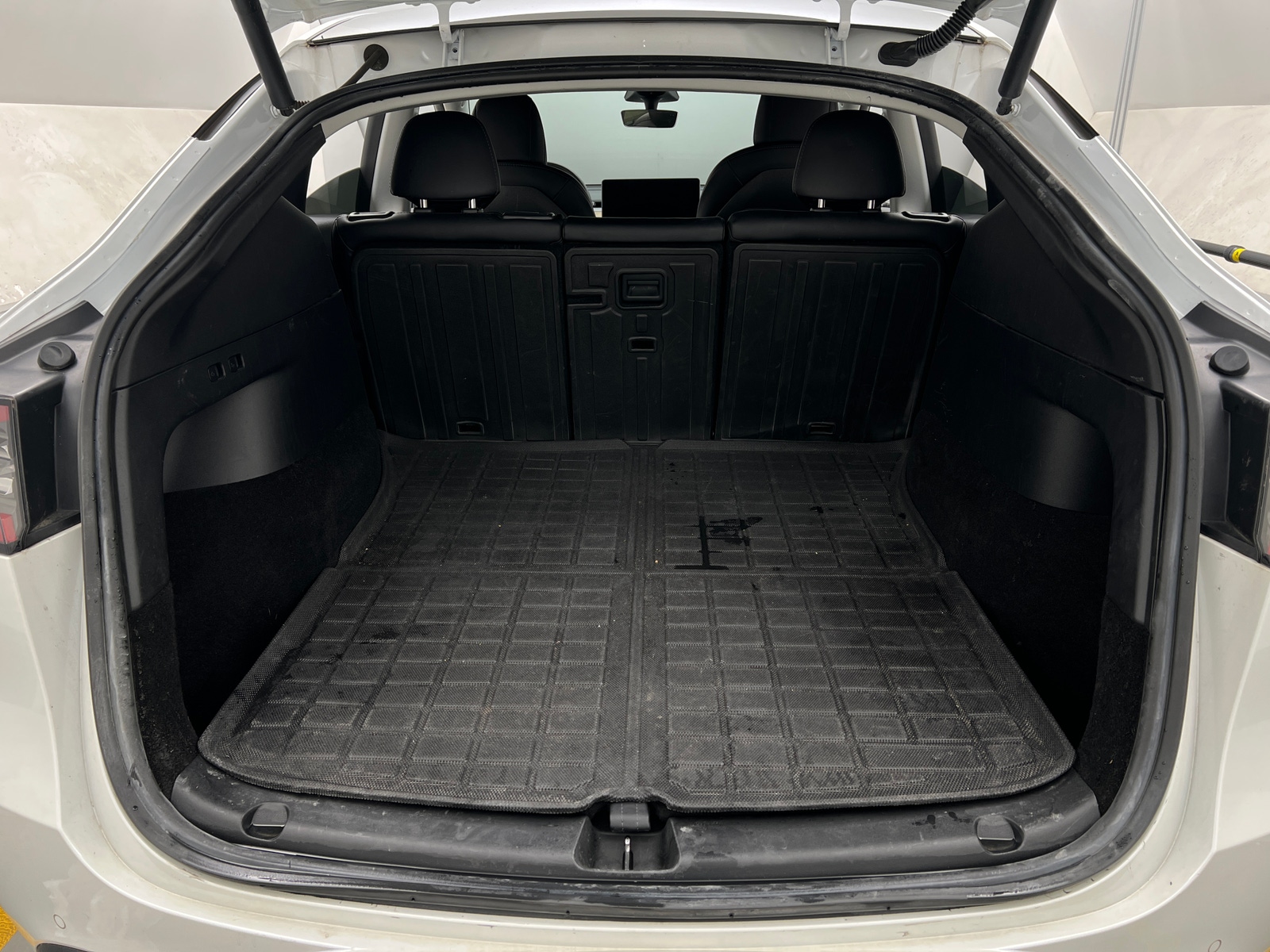 Thumbnail: 2022 Tesla Model Y - 6