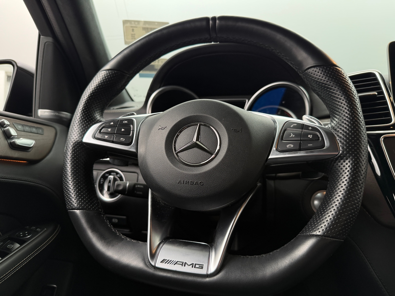 Thumbnail: 2018 Mercedes-Benz GLE - 4