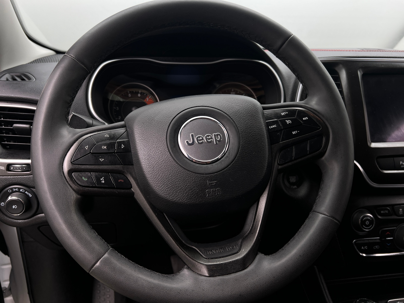 Thumbnail: 2022 Jeep Cherokee - 5