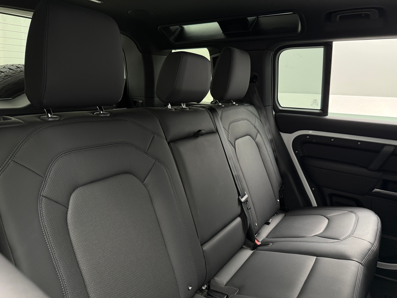 Thumbnail: 2025 Land Rover Defender - 6