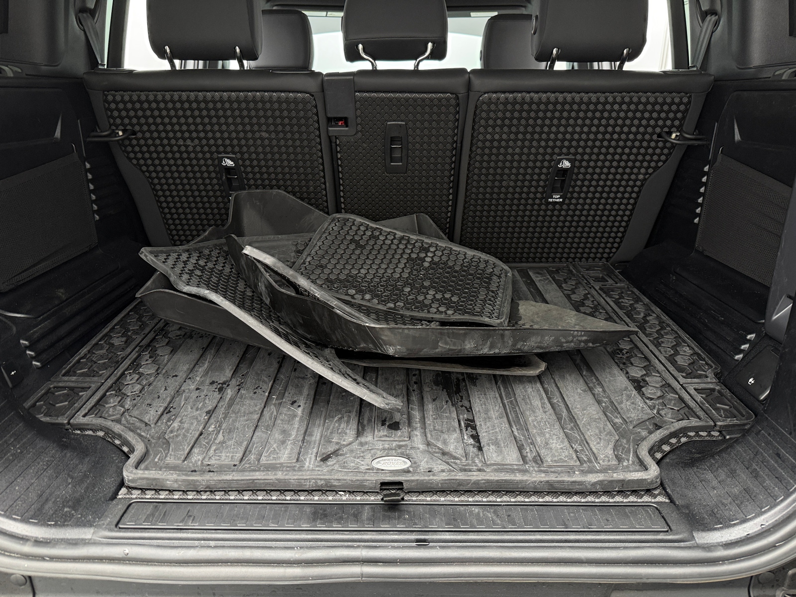 Thumbnail: 2025 Land Rover Defender - 7