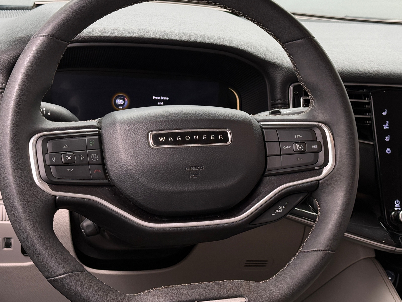 Thumbnail: 2023 Jeep Wagoneer - 4