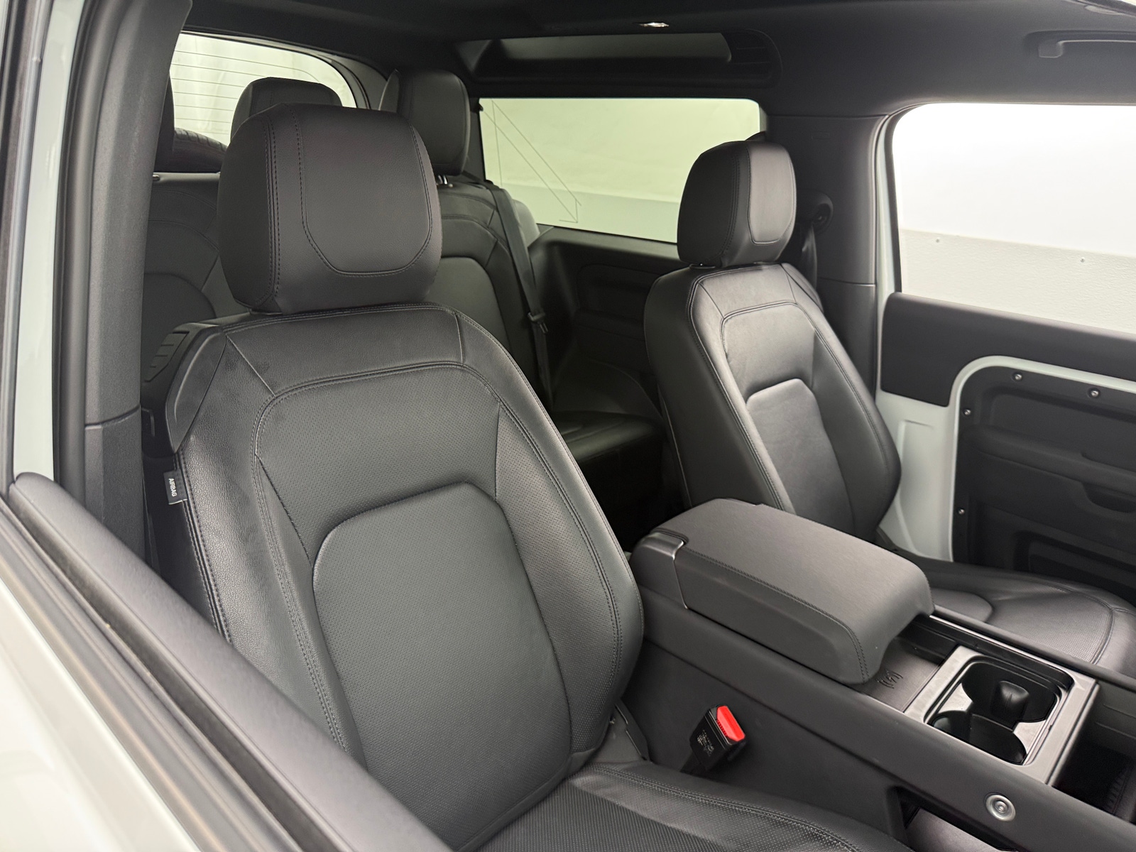 Thumbnail: 2023 Land Rover Defender - 2