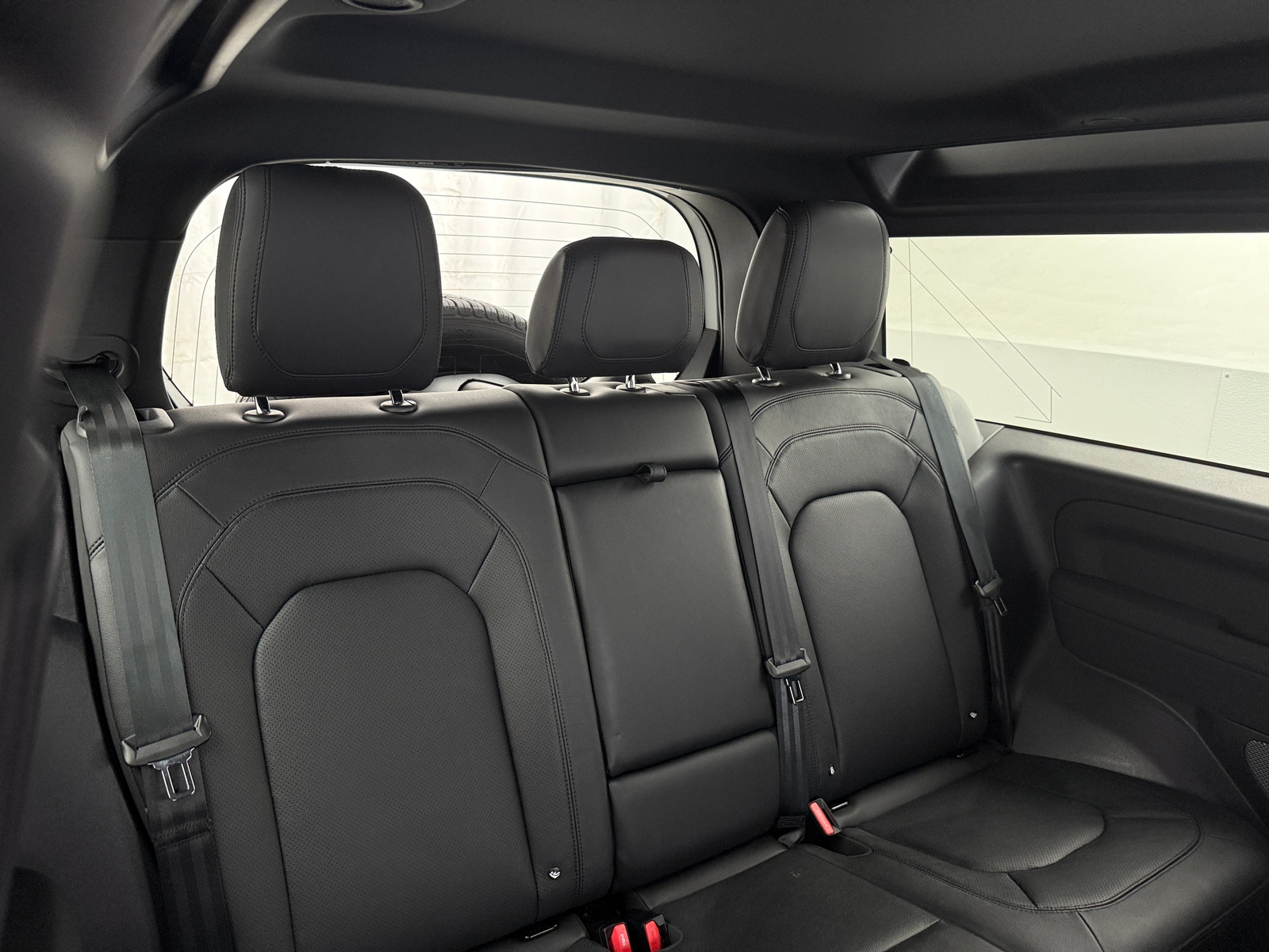 Thumbnail: 2023 Land Rover Defender - 5