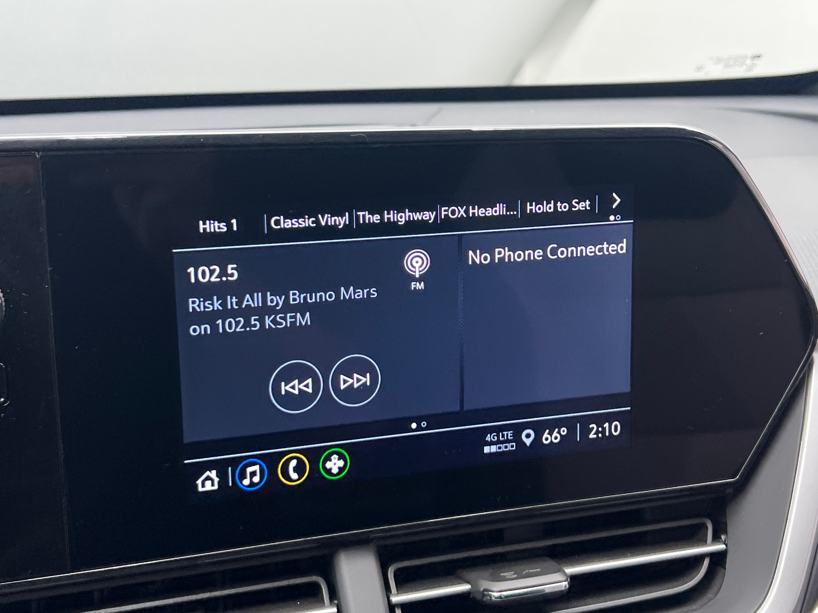 Thumbnail: 2026 Chevrolet Trax - 4