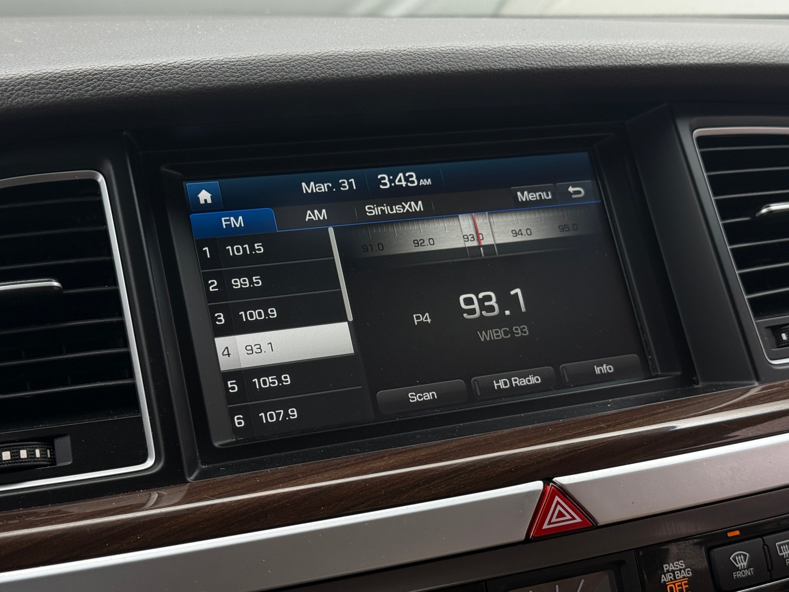 Thumbnail: 2017 Genesis G80 - 3