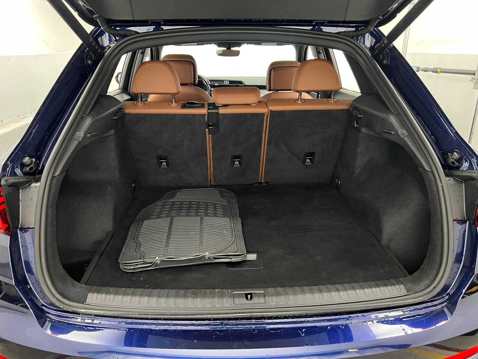 Thumbnail: 2022 Audi Q3 - 6