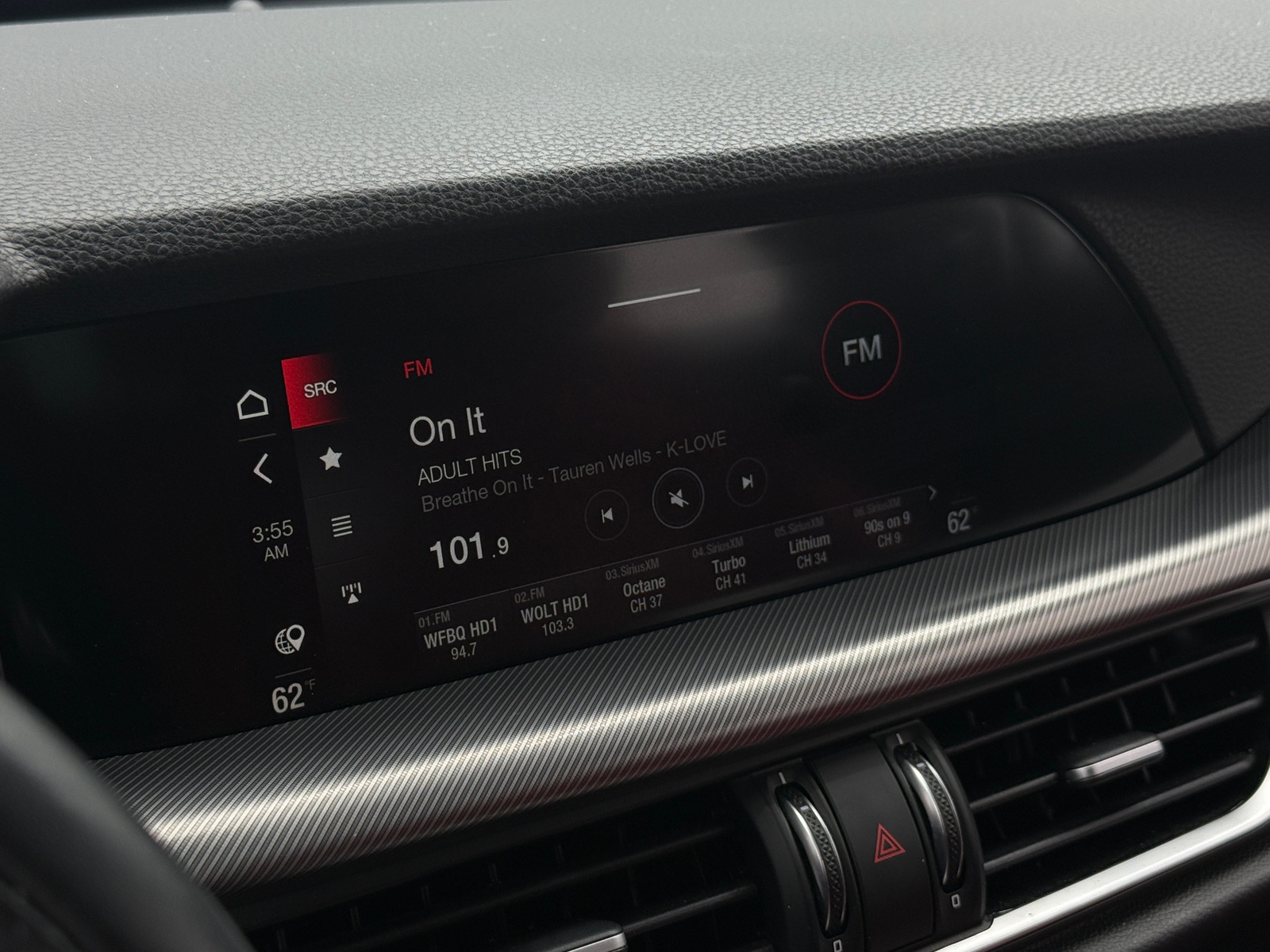 Thumbnail: 2022 Alfa Romeo Stelvio - 3