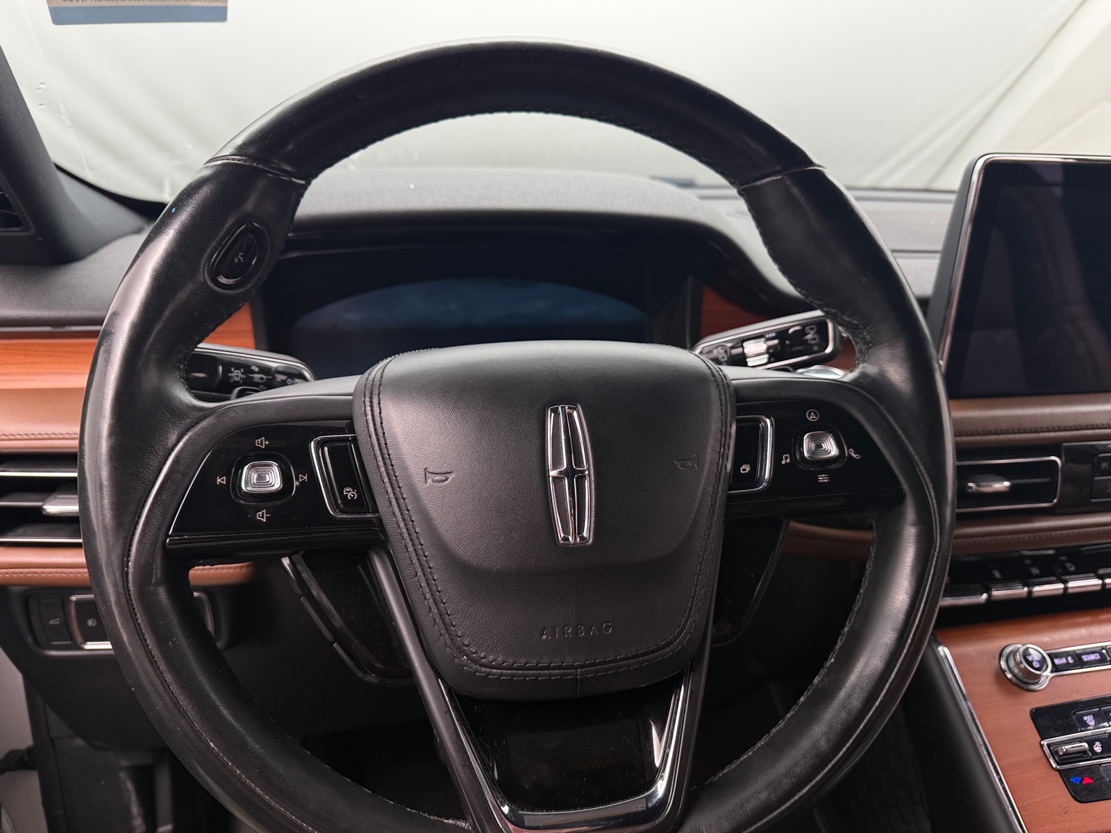 Thumbnail: 2020 Lincoln Aviator - 4