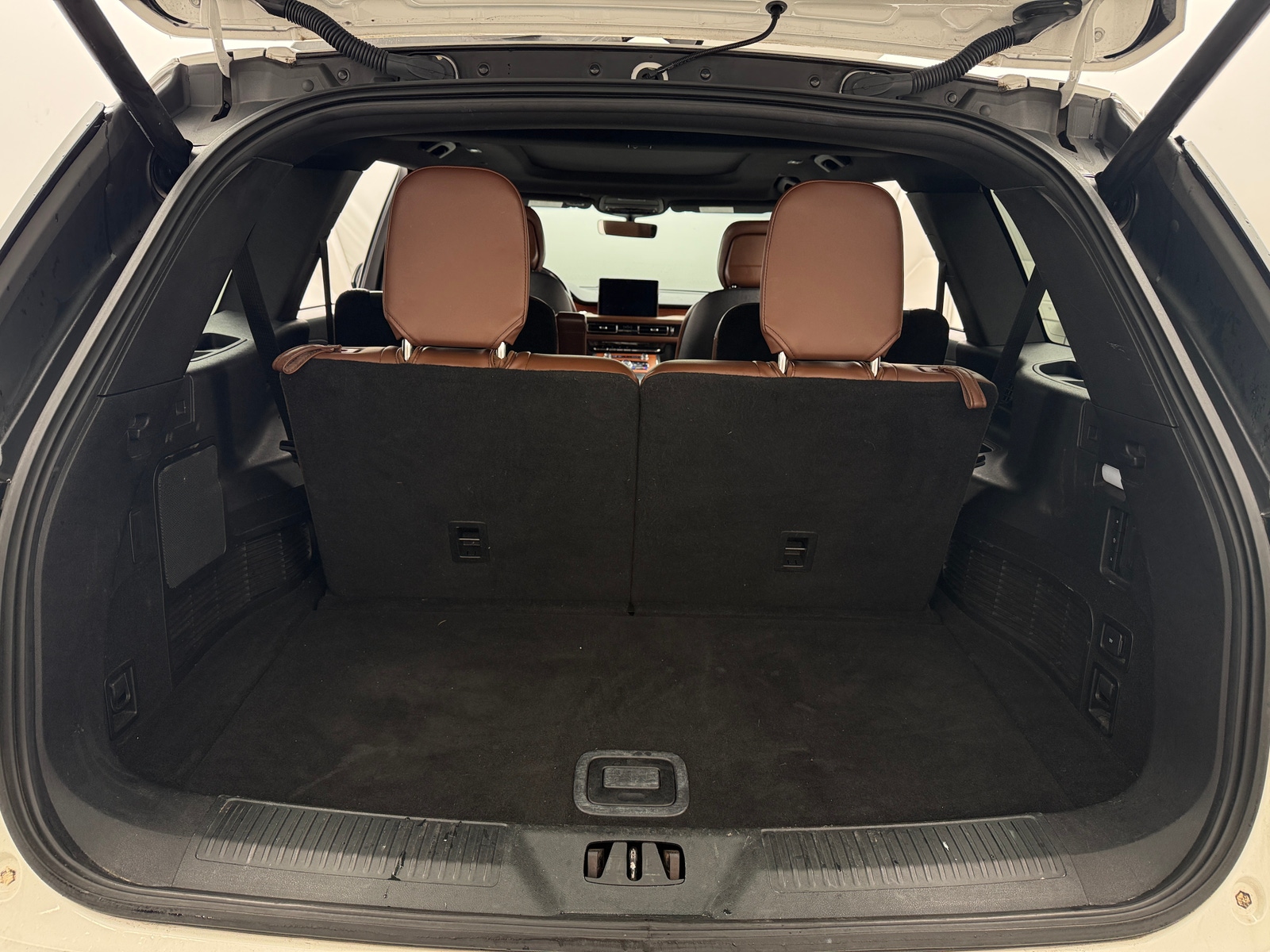 Thumbnail: 2020 Lincoln Aviator - 6