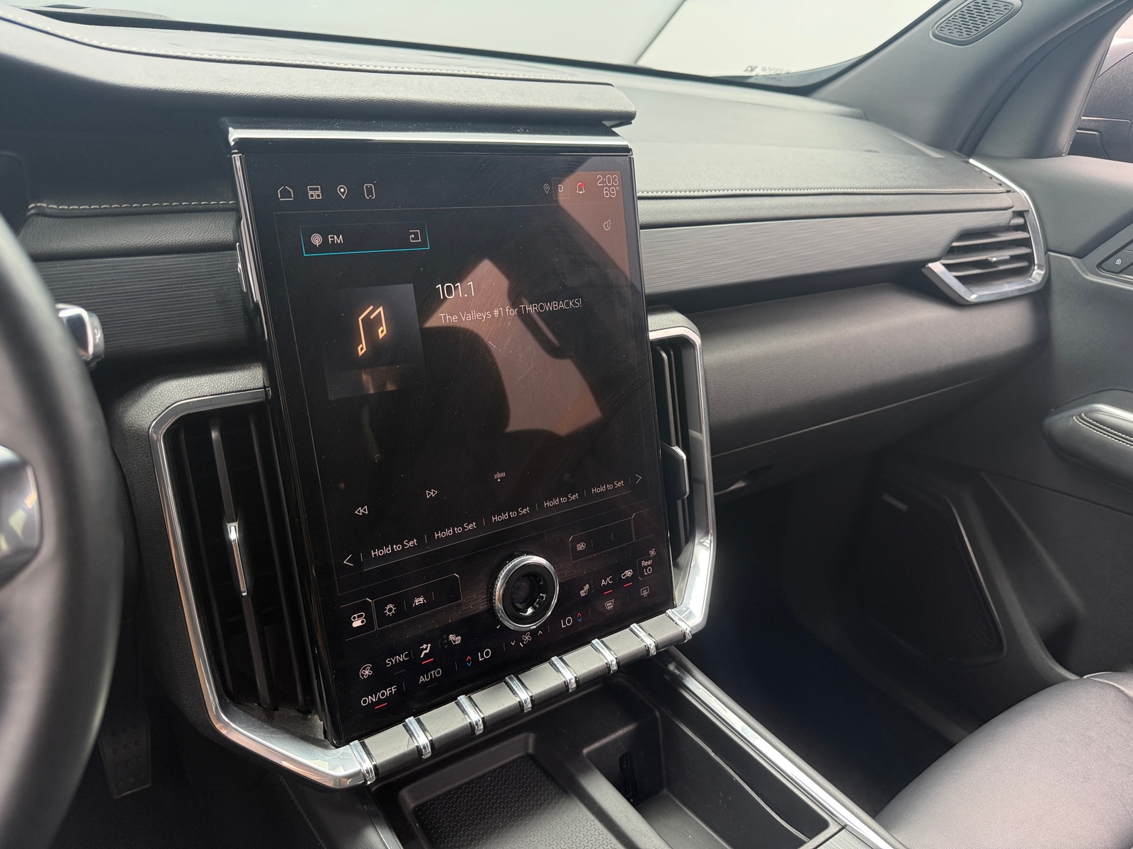 Thumbnail: 2024 GMC Acadia - 3