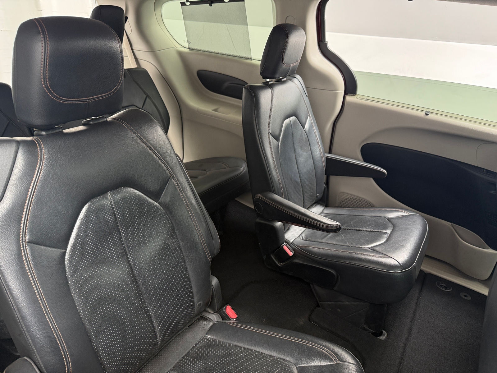 Thumbnail: 2018 Chrysler Pacifica - 5