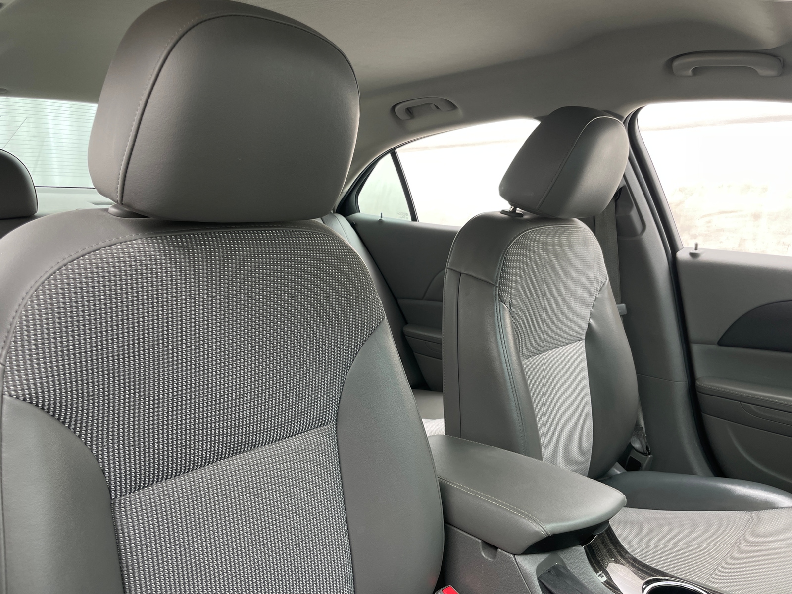 Thumbnail: 2016 Chevrolet Malibu - 2