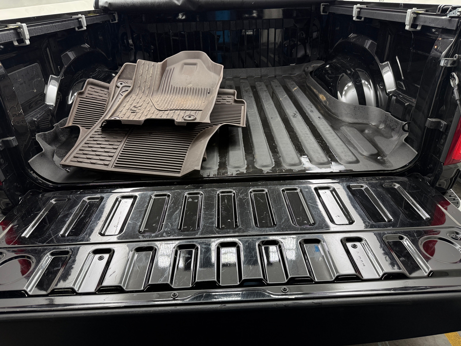 Thumbnail: 2025 RAM 1500 - 6