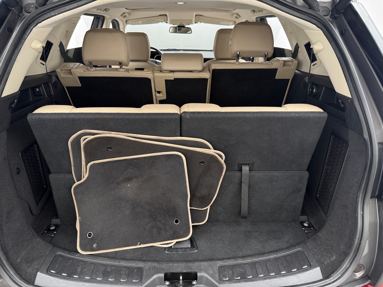 Thumbnail: 2017 Land Rover Discovery Sport - 6