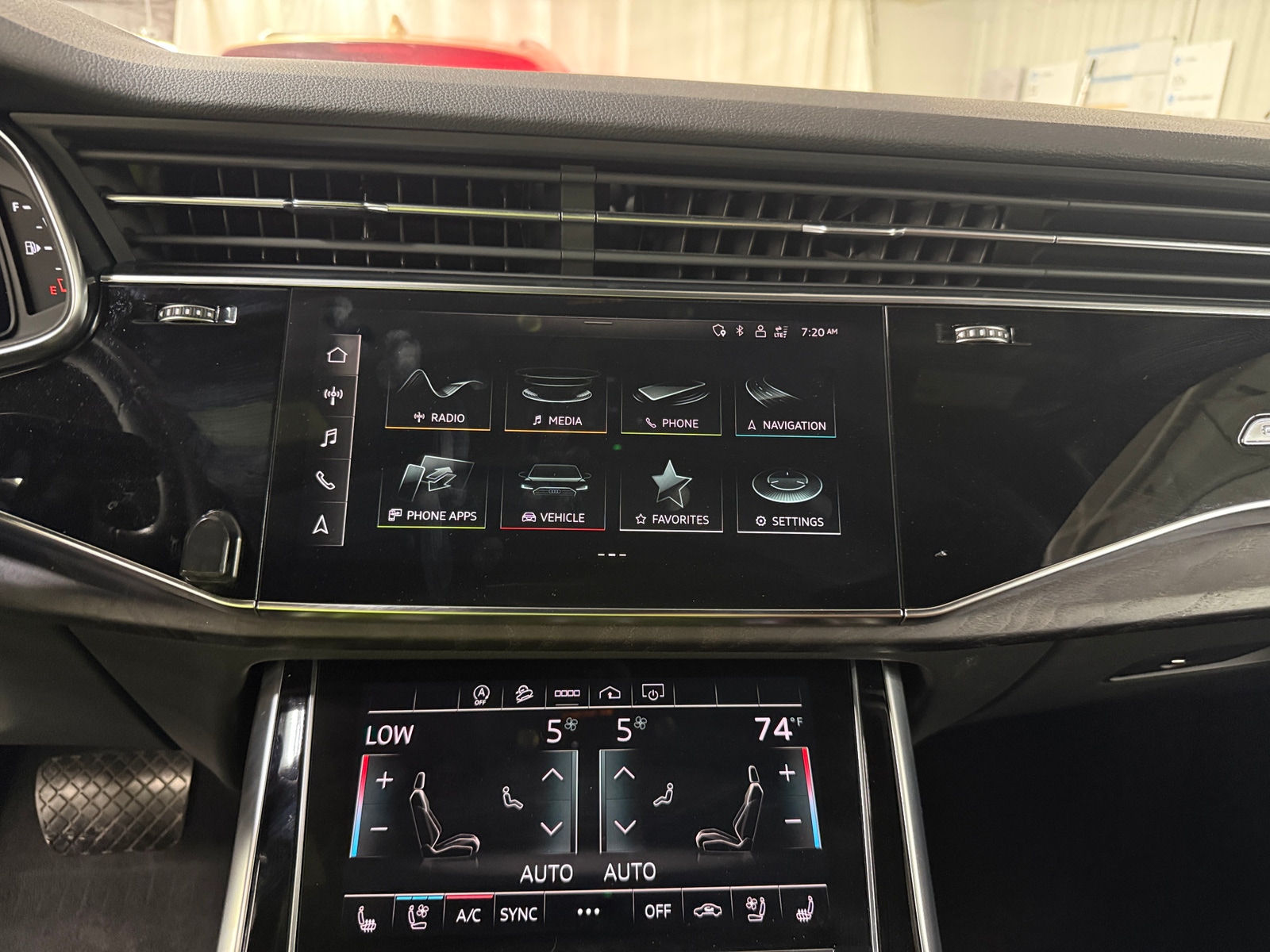 Thumbnail: 2021 Audi Q7 - 3