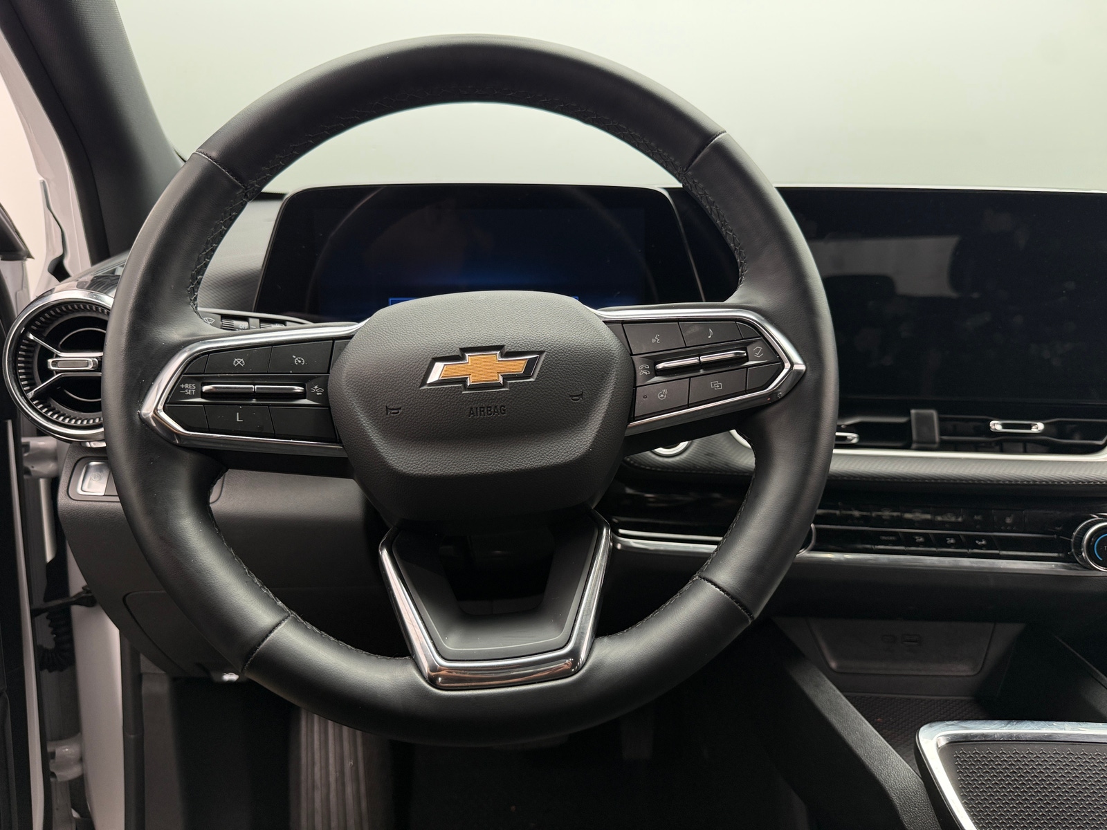 Thumbnail: 2025 Chevrolet Equinox - 5