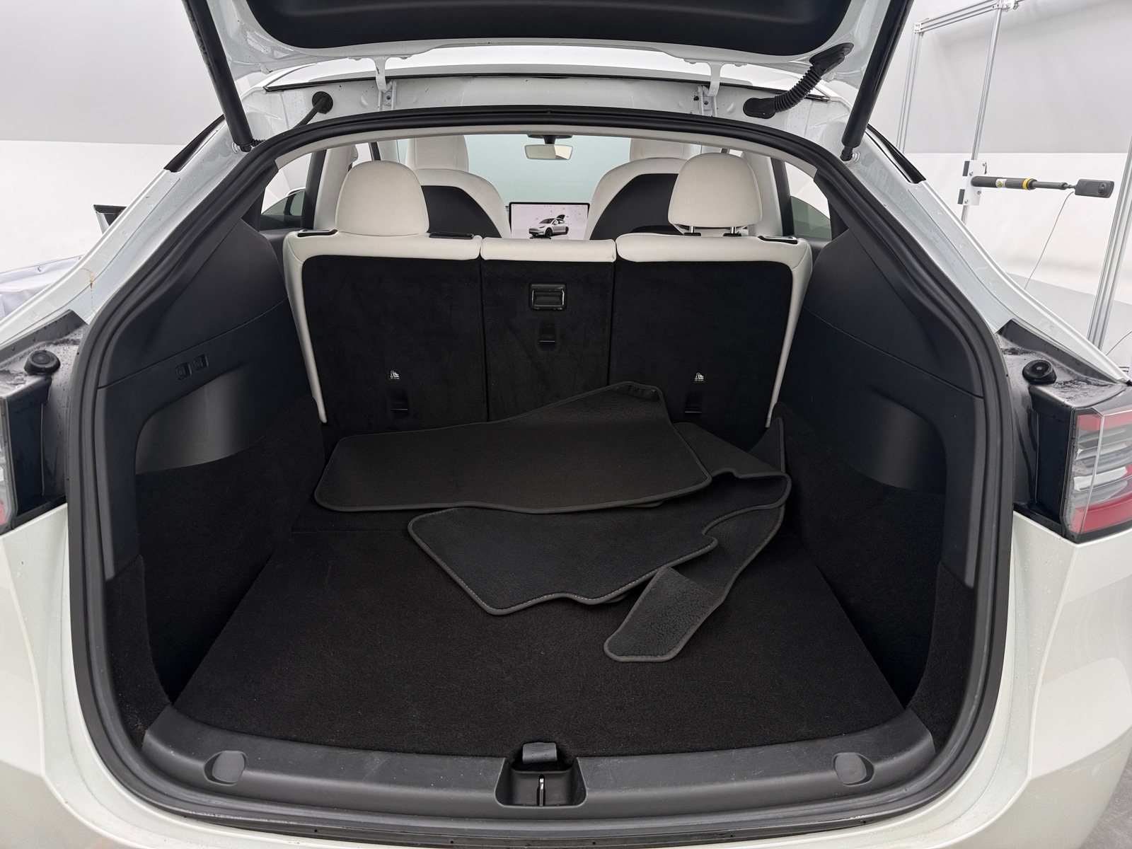 Thumbnail: 2022 Tesla Model Y - 6