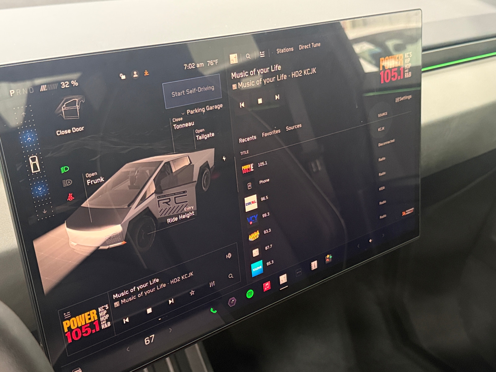 Thumbnail: 2025 Tesla Cybertruck - 3