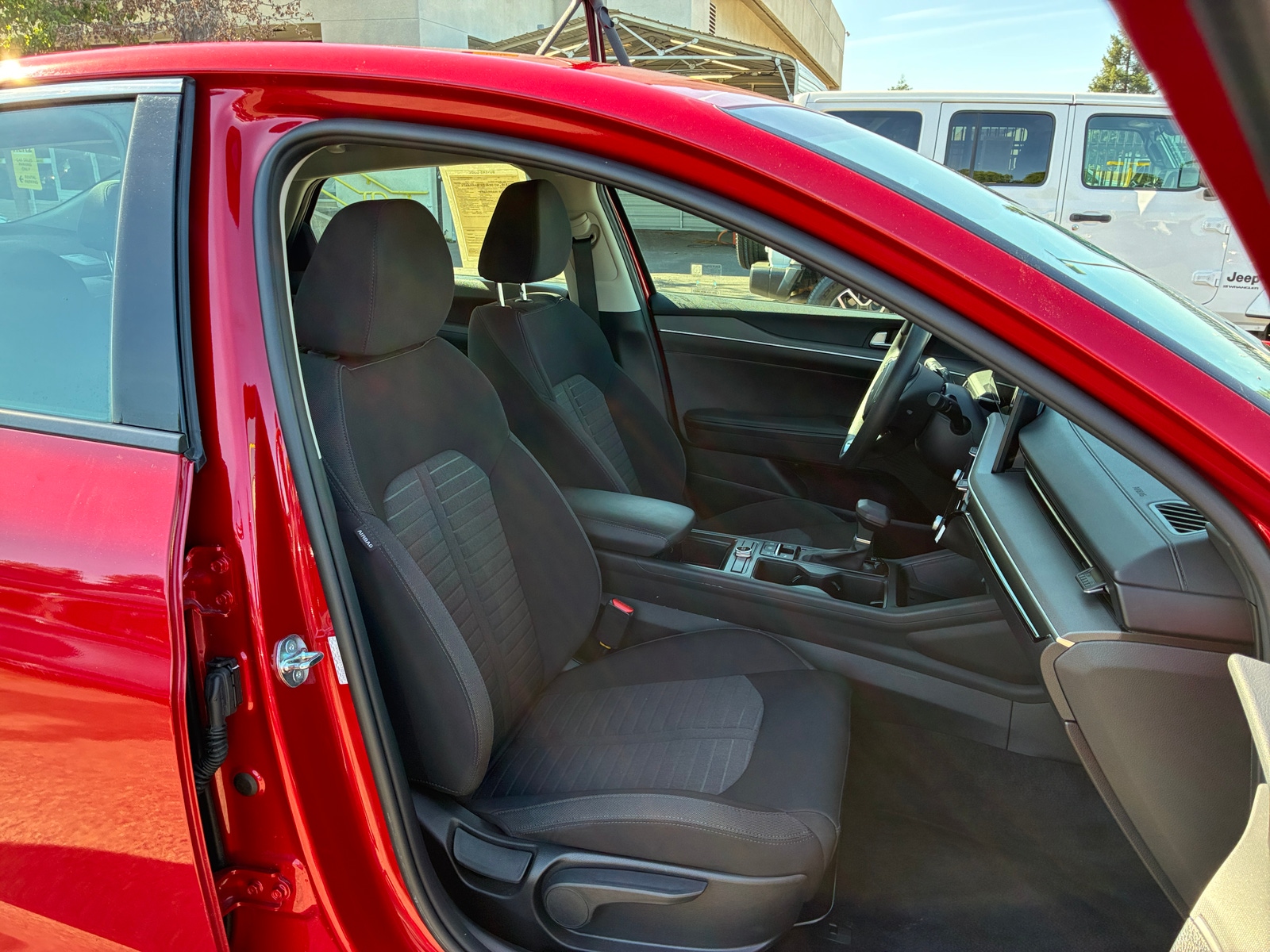 Thumbnail: 2025 Kia K5 - 2