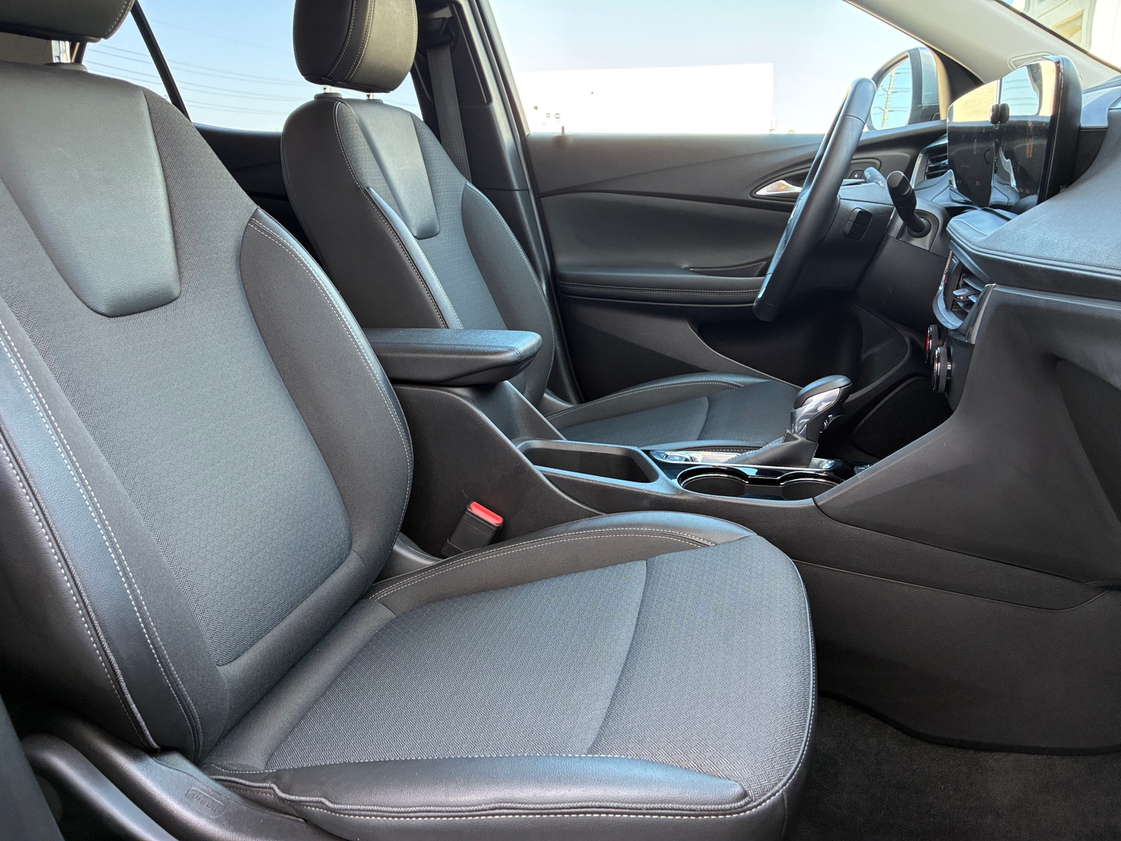 Thumbnail: 2025 Buick Encore GX - 2