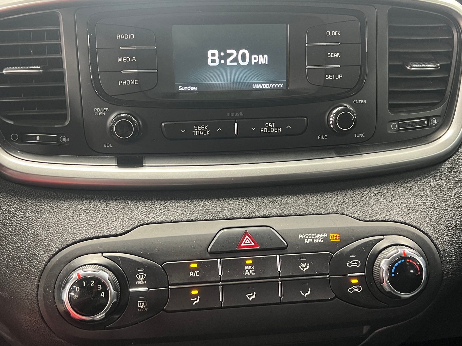 Thumbnail: 2017 Kia Sorento - 4