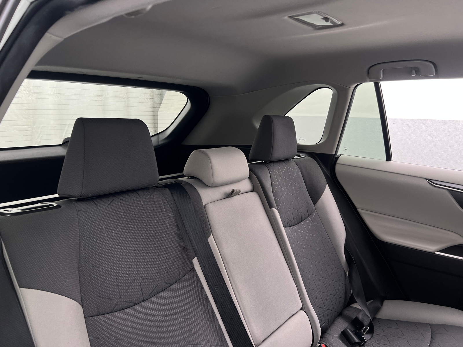 Thumbnail: 2021 Toyota RAV4 - 6