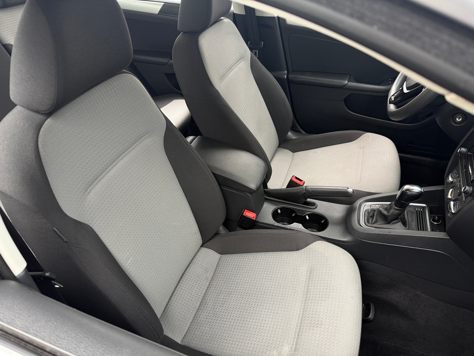 Thumbnail: 2017 Volkswagen Jetta - 2