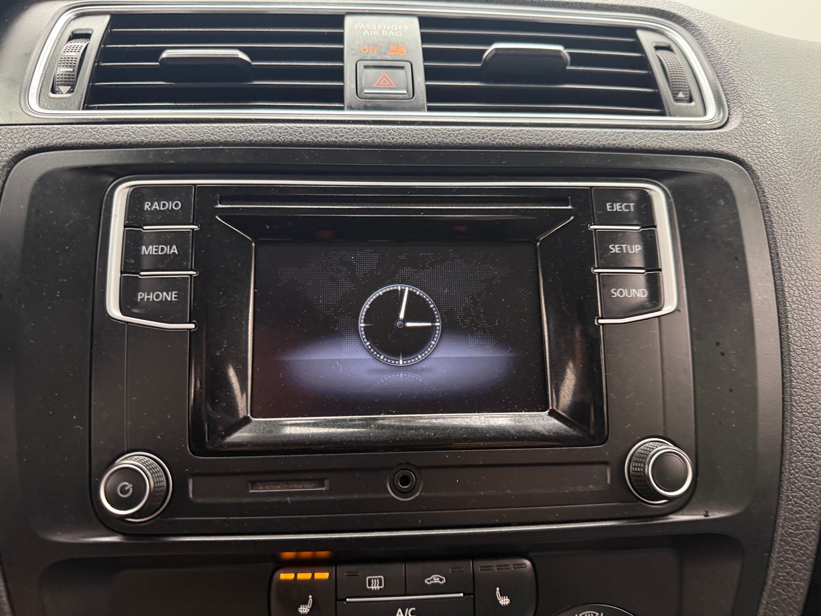 Thumbnail: 2017 Volkswagen Jetta - 4