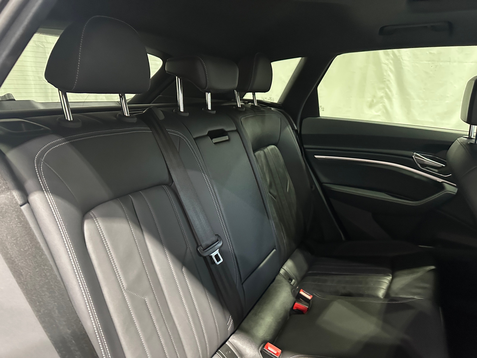 Thumbnail: 2022 Audi e-tron - 5