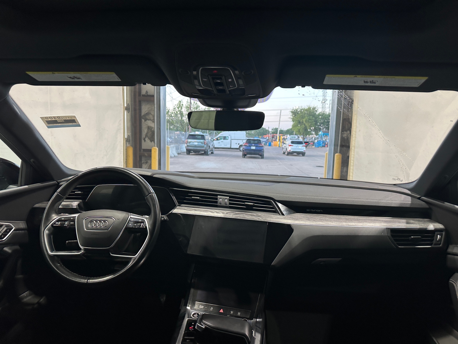 Thumbnail: 2022 Audi e-tron - 2